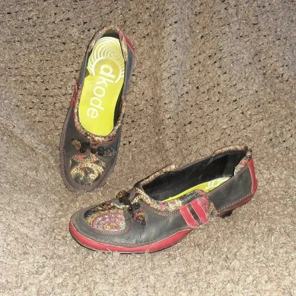 DKODE-Handmade Portugal-Multicolor Floral Leather